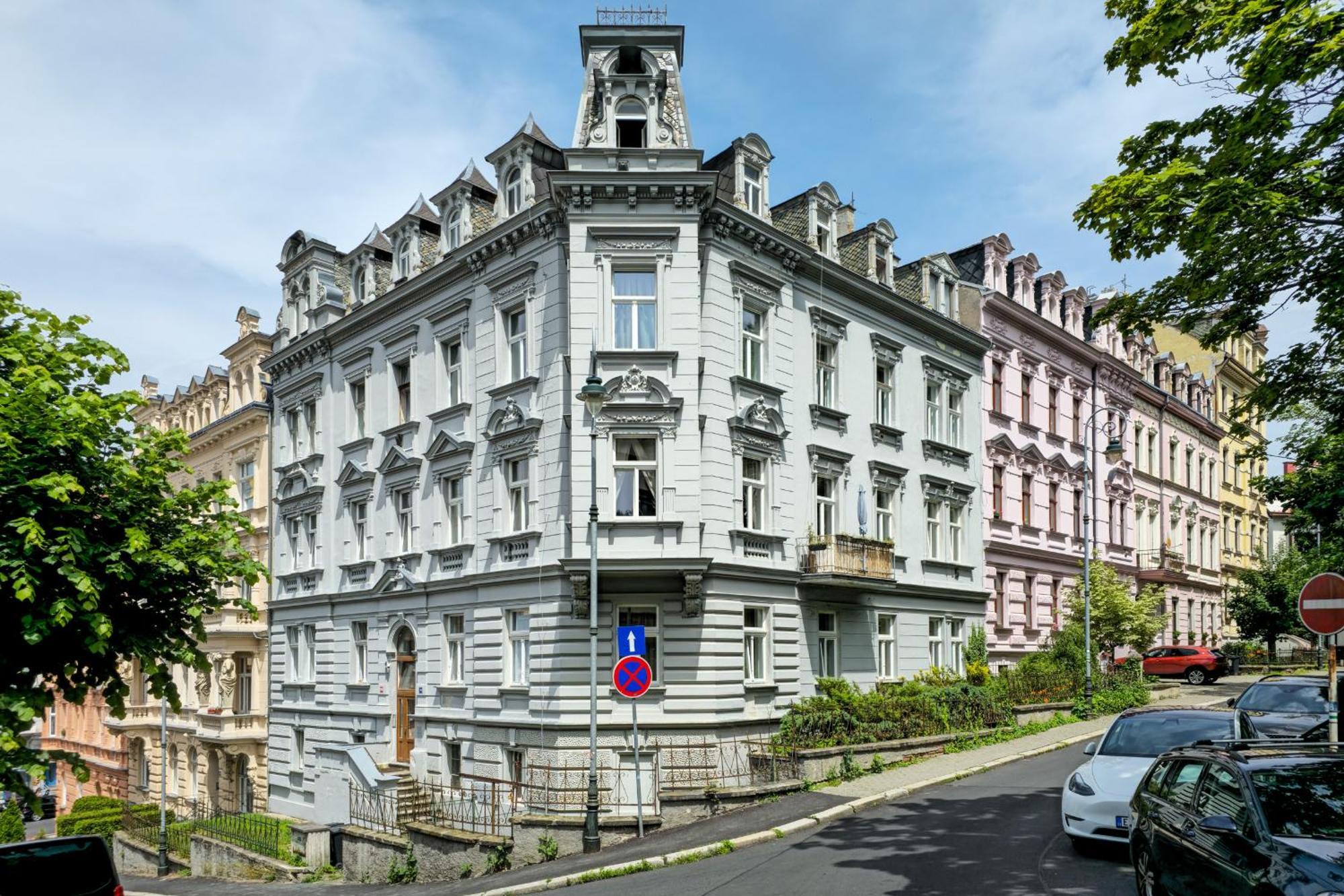 Design Apartment In The Heart Of Karlovy Vary Luaran gambar